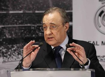 Florentino Pérez, durante la rueda de prensa en la que ha desmentido al diario Marca. Florentino Pérez, durante la rueda de prensa en la que ha desmentido al diario Marca.