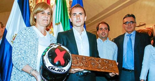 Jorge Lorenzo al ser recibido en el Ayuntamiento de Jerez. Jorge Lorenzo al ser recibido en el Ayuntamiento de Jerez.
