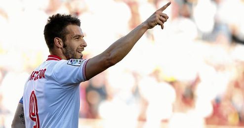 Negredo celebra el tercer gol de la tarde. Negredo celebra el tercer gol de la tarde.