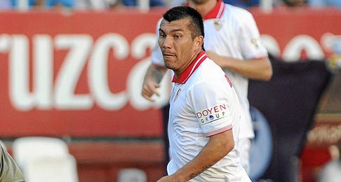 Medel volvía tras su expulsión ante el Betis. Medel volvía tras su expulsión ante el Betis.