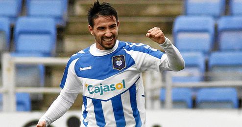 Manuel Jesús Vázquez Forido, ´Chuli´, se ha destapado esta campaña en el Recreativo al anotar 15 goles, lo que le ha servido para despertar el interés bético. Manuel Jesús Vázquez Forido, ´Chuli´, se ha destapado esta campaña en el Recreativo al anotar 15 goles, lo que le ha servido para despertar el interés bético.