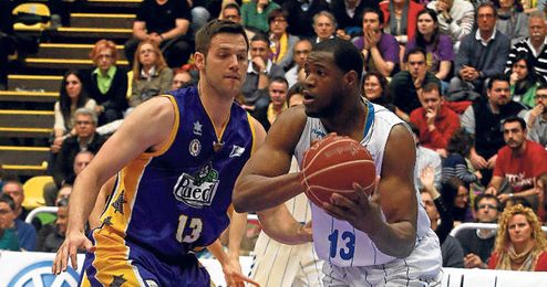 Williams, durante el reciente duelo que los sevillanos disputaron ante el Blancos de Rueda. Williams, durante el reciente duelo que los sevillanos disputaron ante el Blancos de Rueda.