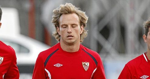 Iván Rakitic admite que sería decepcionante no clasificarse para Europa, un objetivo que ahora ve de lo más complicado. Iván Rakitic admite que sería decepcionante no clasificarse para Europa, un objetivo que ahora ve de lo más complicado.
