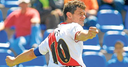 Francisco Medina Luna celebra uno de sus 17 goles del curso 12/13. Francisco Medina Luna celebra uno de sus 17 goles del curso 12/13.
