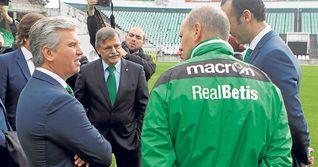 Los rectores heliopolitanos est�n convencidos de que Pepe Mel es la persona id�nea para liderar el proyecto.