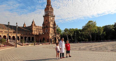 Foto de la presentación del evento en la Plaza de España. Foto de la presentación del evento en la Plaza de España.