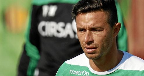 Rubén Castro durante un entrenamiento con el Betis. Rubén Castro durante un entrenamiento con el Betis.