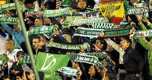 Dos hinchas béticos sancionados por Antiviolencia. Dos hinchas béticos sancionados por Antiviolencia.