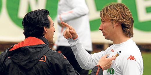 Unai Emery y Alexis coincidieron en el Valencia, por lo que se conocen a la perfección. Unai Emery y Alexis coincidieron en el Valencia, por lo que se conocen a la perfección.