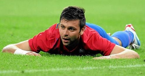Raul Rusescu será nuevo jugador del Sevilla en breve. Raul Rusescu será nuevo jugador del Sevilla en breve.