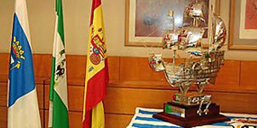 El trofeo aguarda al ganador El trofeo aguarda al ganador
