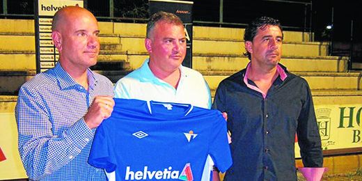 Tras muchas temporadas trabajando juntos, la vinculación de Juan Ramón Martín Pastor con el Écija Balompié ha tocado su fin, pero de forma amistosa. Tras muchas temporadas trabajando juntos, la vinculación de Juan Ramón Martín Pastor con el Écija Balompié ha tocado su fin, pero de forma amistosa.