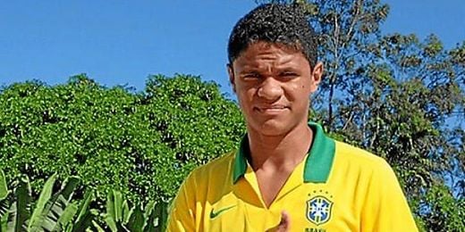 Quinto fichaje que realiza el club granadino, Douglas Santos Quinto fichaje que realiza el club granadino, Douglas Santos