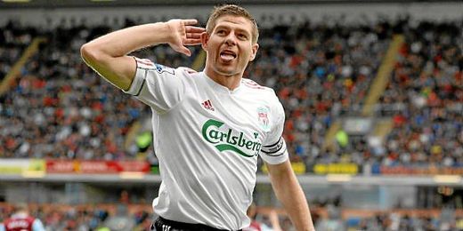 El mediocentro inglés Steven Gerrard, celebrando un gol El mediocentro inglés Steven Gerrard, celebrando un gol
