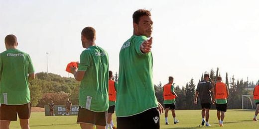 Rubén Castro se ha entrenado con normalidad esta mañana. Rubén Castro se ha entrenado con normalidad esta mañana.