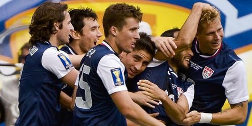 Celebración del gol de Shea. Celebración del gol de Shea.