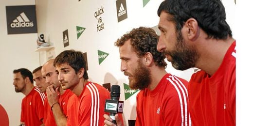 Álex Mumbrú, Sergio Rodríguez, Ricky Rubio, Xavi Rey, Pablo Aguilar y Germán Gabriel durante un acto de presentación Álex Mumbrú, Sergio Rodríguez, Ricky Rubio, Xavi Rey, Pablo Aguilar y Germán Gabriel durante un acto de presentación