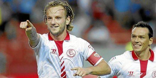 Rakitic celebra un tanto conseguido en el partido de Liga ante el Rayo Vallecano. Rakitic celebra un tanto conseguido en el partido de Liga ante el Rayo Vallecano.