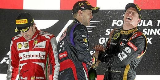 Vettel, Alonso y Raikonnen en el podium de Singapur. Vettel, Alonso y Raikonnen en el podium de Singapur.