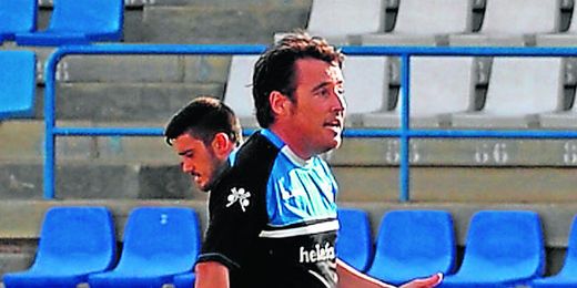 Borja, que en la imagen se dirige a sus jugadores en el entreno de ayer, dice que "la afición estará con el equipo". Borja, que en la imagen se dirige a sus jugadores en el entreno de ayer, dice que "la afición estará con el equipo".