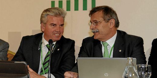 José Antonio Bosch junto a Guillén en la Junta General. José Antonio Bosch junto a Guillén en la Junta General.