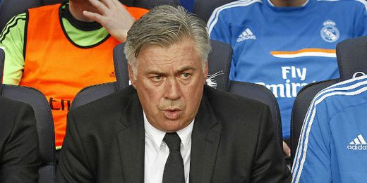 Carlo Ancelotti en el banquillo del Camp Nou. Carlo Ancelotti en el banquillo del Camp Nou.
