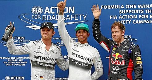 Hamilton, junto a Rosberg y Vettel, los tres primeros en la calificación de hoy. Hamilton, junto a Rosberg y Vettel, los tres primeros en la calificación de hoy.