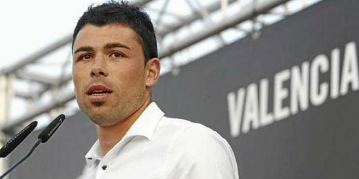 Javi Fuego durante una rueda de prensa del Valencia Javi Fuego durante una rueda de prensa del Valencia