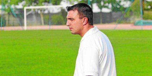 José González Fajardo `Ché´dirigiendo un partido del San José. José González Fajardo `Ché´dirigiendo un partido del San José.