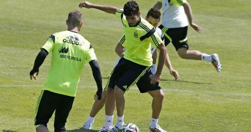 Diego Costa en un entrenamiento con la selección española. Diego Costa en un entrenamiento con la selección española.