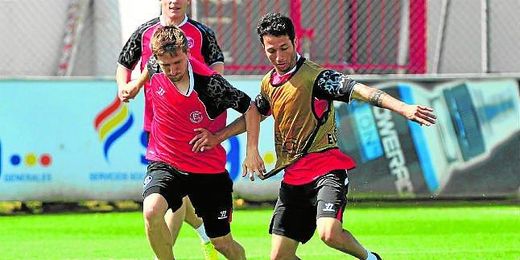 Cicinho volvió a ejercitarse con el equipo en enero tras superar su lesión, pero no jugó hasta final de curso ni un minuto. Cicinho volvió a ejercitarse con el equipo en enero tras superar su lesión, pero no jugó hasta final de curso ni un minuto.