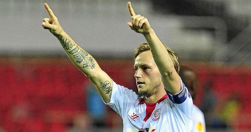 Rakitic celebra un gol en la recién terminada temporada. Rakitic celebra un gol en la recién terminada temporada.