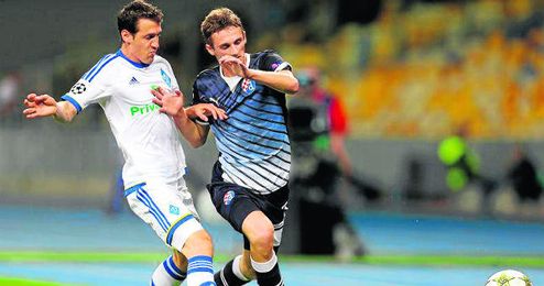 El croata Marcelo Brozovic pugna por el esférico durante un partido de su equipo, el Dinamo de Zagreb, de Champions League. El croata Marcelo Brozovic pugna por el esférico durante un partido de su equipo, el Dinamo de Zagreb, de Champions League.