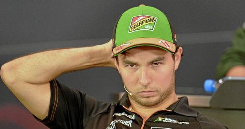 El piloto mexicano de Force India, Sergio Pérez, durante una conferencia de prensa. El piloto mexicano de Force India, Sergio Pérez, durante una conferencia de prensa.
