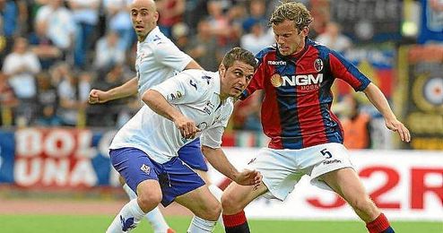 Joaquín protege el balón en un Bologna-Fiorentina. Joaquín protege el balón en un Bologna-Fiorentina.