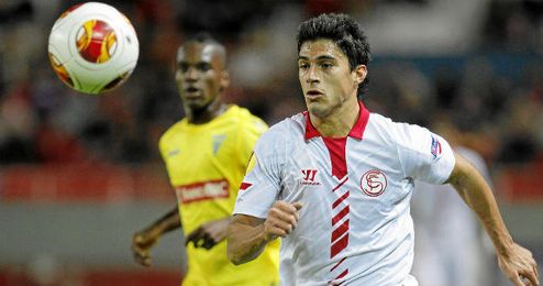 Diego Perotti frente al Estoril en la presente temporada ya acabada Diego Perotti frente al Estoril en la presente temporada ya acabada