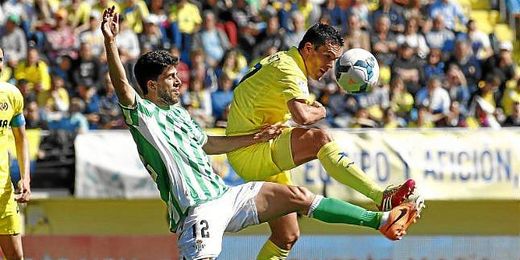 Didac Vilà, en un encuentro entre el Villarreal y el Betis. Didac Vilà, en un encuentro entre el Villarreal y el Betis.