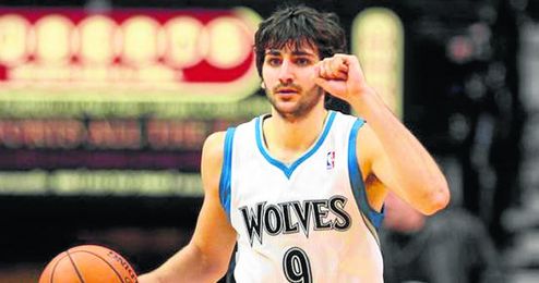 Ricky Rubio se echa a los Timberwolves de Minnesota a la espalda. Ricky Rubio se echa a los Timberwolves de Minnesota a la espalda.