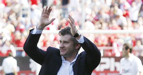 Suker en un homenaje de la pasada campaña en el Sánchez Pizjuán. Suker en un homenaje de la pasada campaña en el Sánchez Pizjuán.