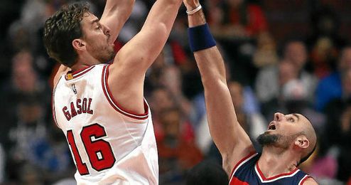 Pau Gasol frente a Marcin Gortat Pau Gasol frente a Marcin Gortat