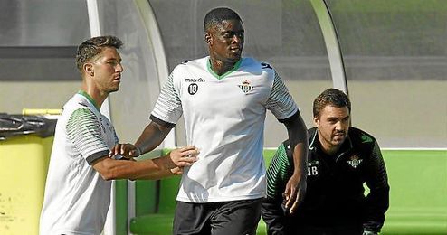 N´Diaye junto a Cejudo en un entrenamiento. N´Diaye junto a Cejudo en un entrenamiento.