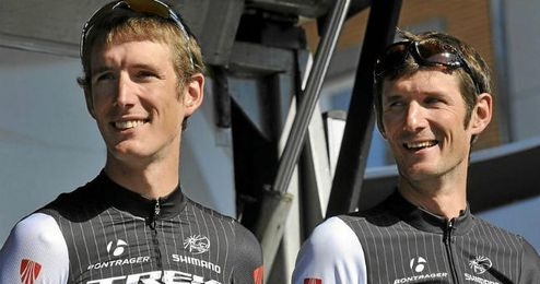 Andy Schleck junto a su hermano Frank Andy Schleck junto a su hermano Frank