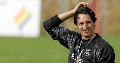Emery encaja "bien" los comentarios de la afición. Emery encaja "bien" los comentarios de la afición.