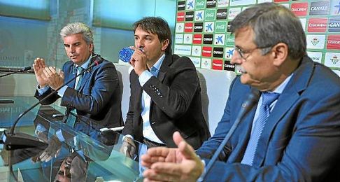 Bosch, junto a Guillén y Stosic durante su etapa en el Betis. Bosch, junto a Guillén y Stosic durante su etapa en el Betis.