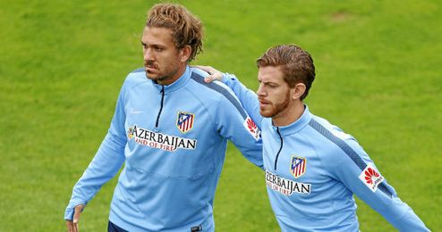 Ansaldi junto a su compañero Cerci Ansaldi junto a su compañero Cerci
