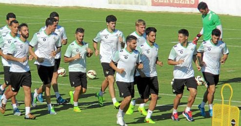 Chuli entrenando con el resto de compañeros Chuli entrenando con el resto de compañeros