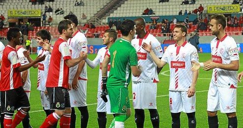 El Sevilla en su último partido copero ante el Racing de Santander. El Sevilla en su último partido copero ante el Racing de Santander.