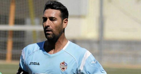 Javi Blanco da por terminada su etapa en el Morón. Javi Blanco da por terminada su etapa en el Morón.
