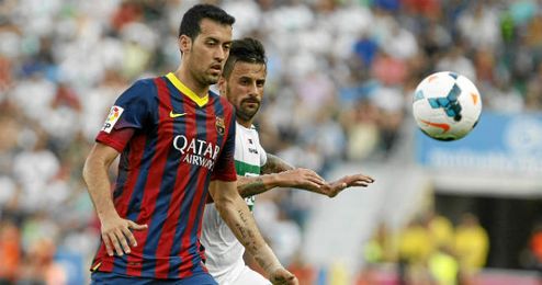 Busquets ante el Elche Busquets ante el Elche