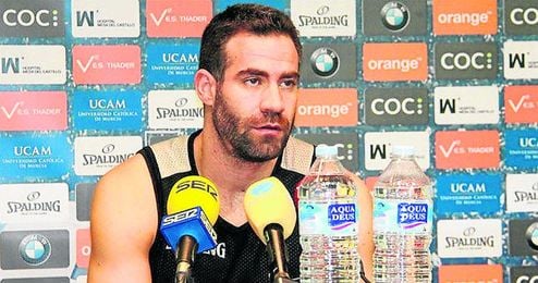 El base Carlos Cabezas analizó ayer las virtudes del Baloncesto Sevilla, próximo rival de los murcianos. El base Carlos Cabezas analizó ayer las virtudes del Baloncesto Sevilla, próximo rival de los murcianos.